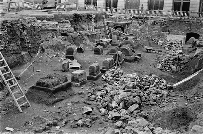 excavación via sepulcral romana plaza madrid barcelona