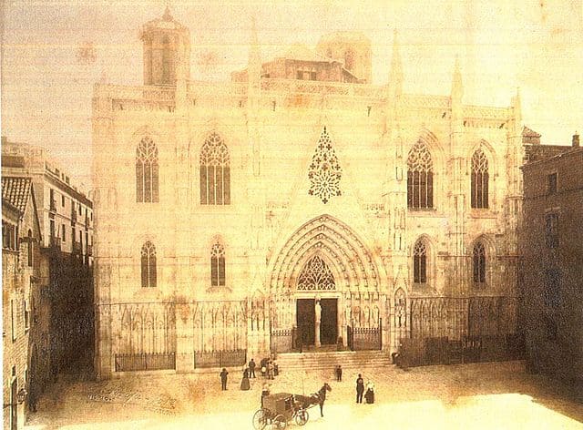 La fachada neogotica de la Catedral de Barcelona