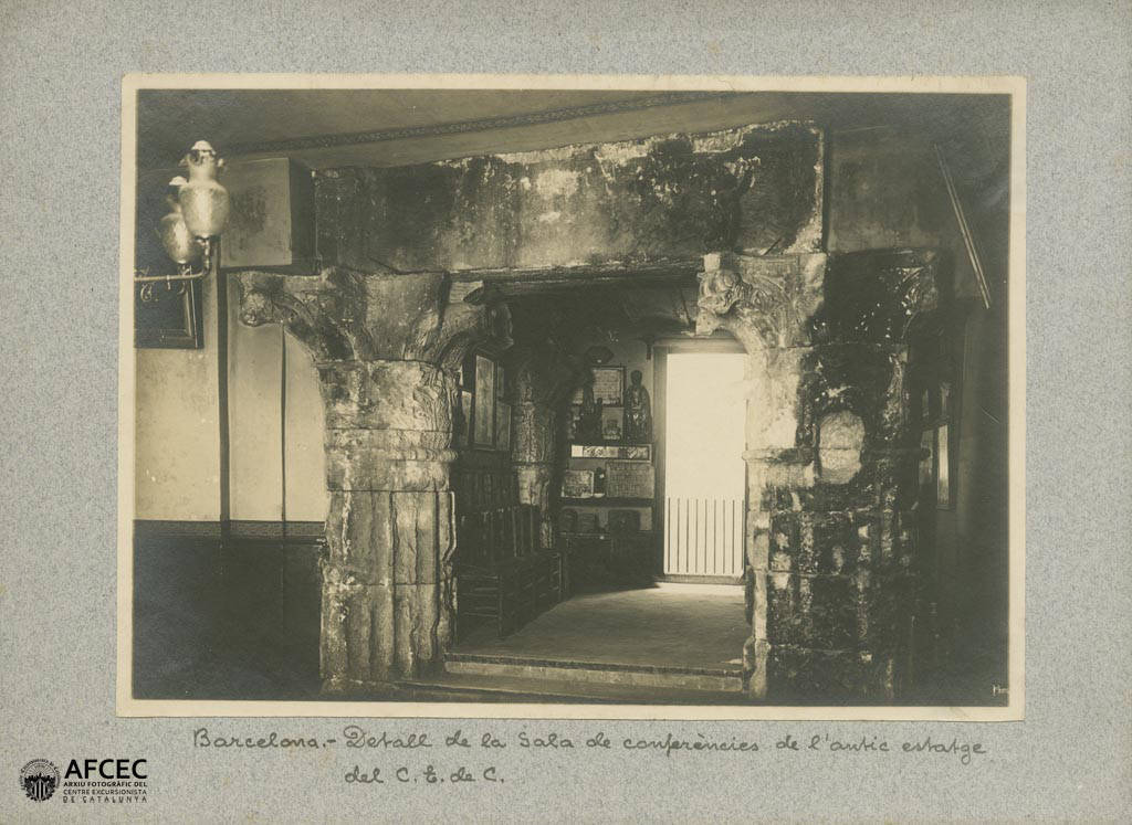 columnas templo de agusto foto antigua